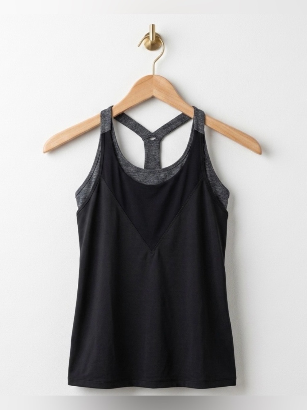 Under Armour Athleisure Gray Black Built In Bra Racerback Tank Top Small Small
